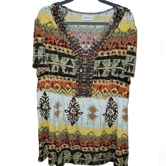 Avenue size 22/24 top. Bright colorful stone accents on front. V neck - Picture 10 of 12